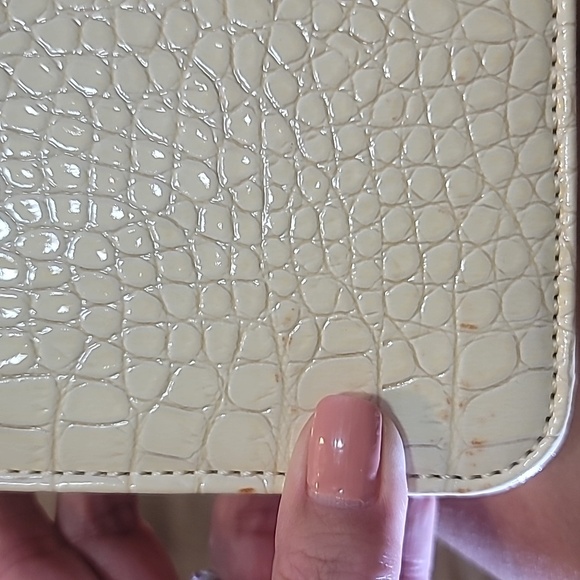 Anne Klein crossbody purse cream croc pattern outside stripes inside chain strap - Picture 14 of 15
